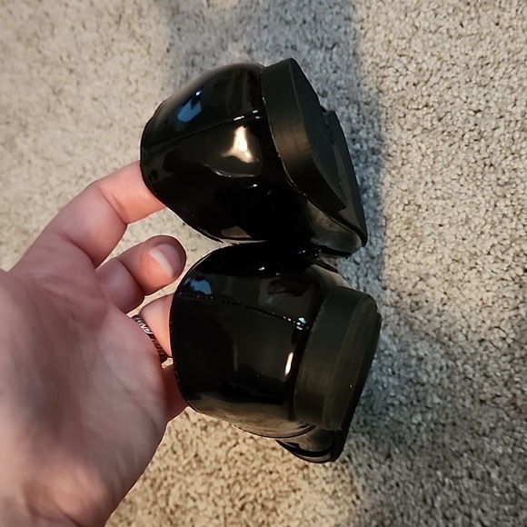 Nina size 10M black patent shoes with velcro strap - Picture 6 of 8